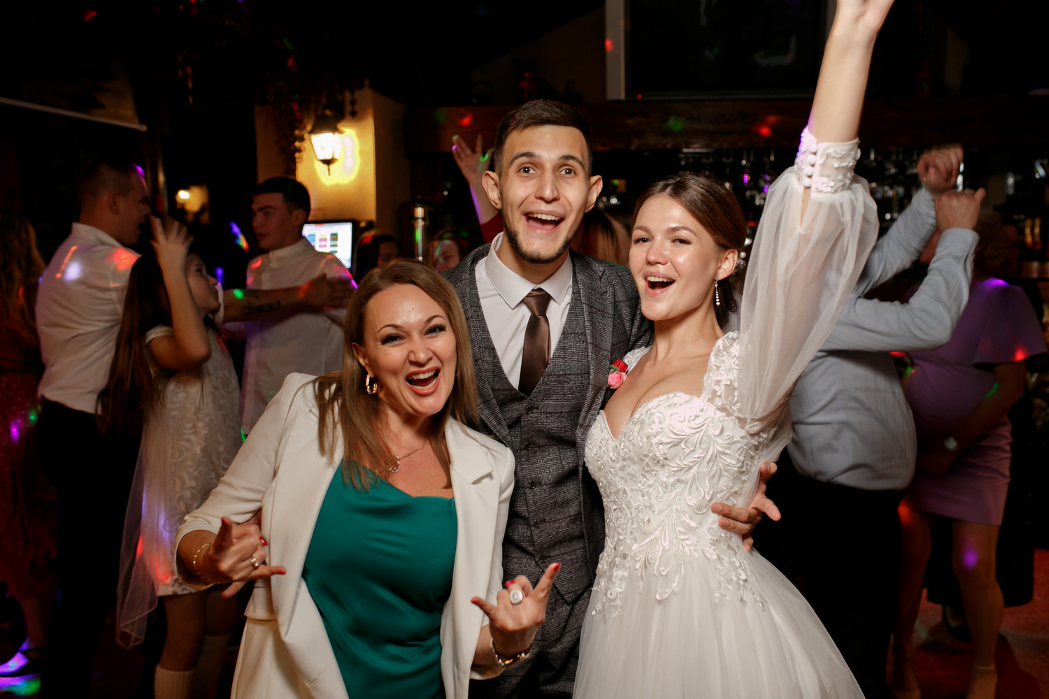 эмоции, молодожёны, подготовка к свадьбе, невеста, свадебное платье, торт уфа,ведущая и вокалистка Анна Тетерюк Fortunate, ведущая на свадьбу, свадебная ведущая, свадебный ведущий, классные ведущие на свадьбу, лучшие ведущие, топовые ведущие, поющие ведущие, ведущий, тамада, регистратор, выездная регистрация брака ведущие на свадьбу в Уфе, ведущая Анна Тетерюк Fortunate, лучшие ведущие, лучшая ведущая на свадьбу, ведущая вокалистка, ведущая певица, топовые ведущие на свадьбу, свадьба в Уфе